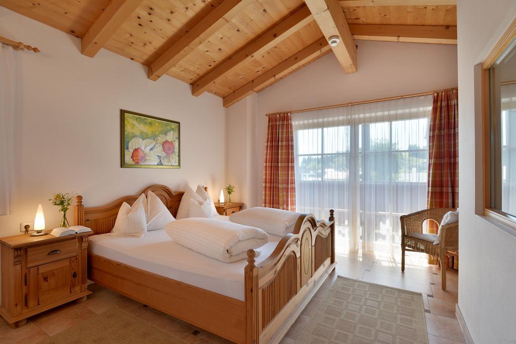 Hotel Theresia Garni Sankt Johann in Tirol Phòng bức ảnh