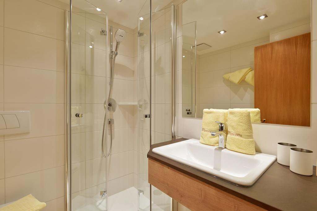 Hotel Theresia Garni Sankt Johann in Tirol Phòng bức ảnh