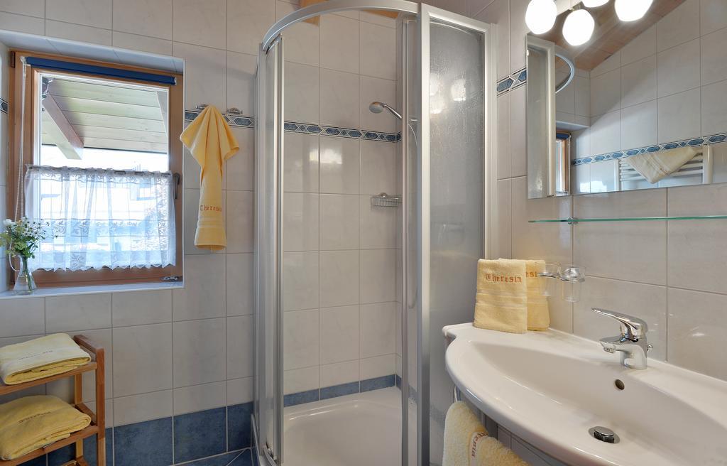 Hotel Theresia Garni Sankt Johann in Tirol Phòng bức ảnh