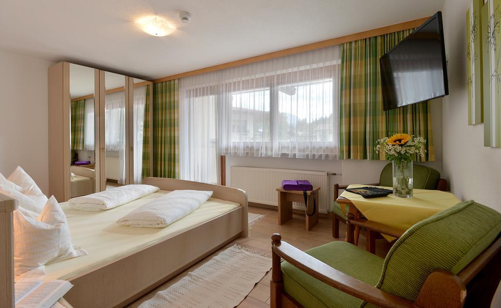Hotel Theresia Garni Sankt Johann in Tirol Phòng bức ảnh
